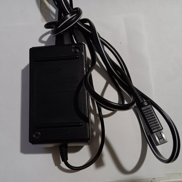 Gamecube AC Adapter Official Nintendo Power Cord OEM Tested DOL-002 - Picture 1 of 3